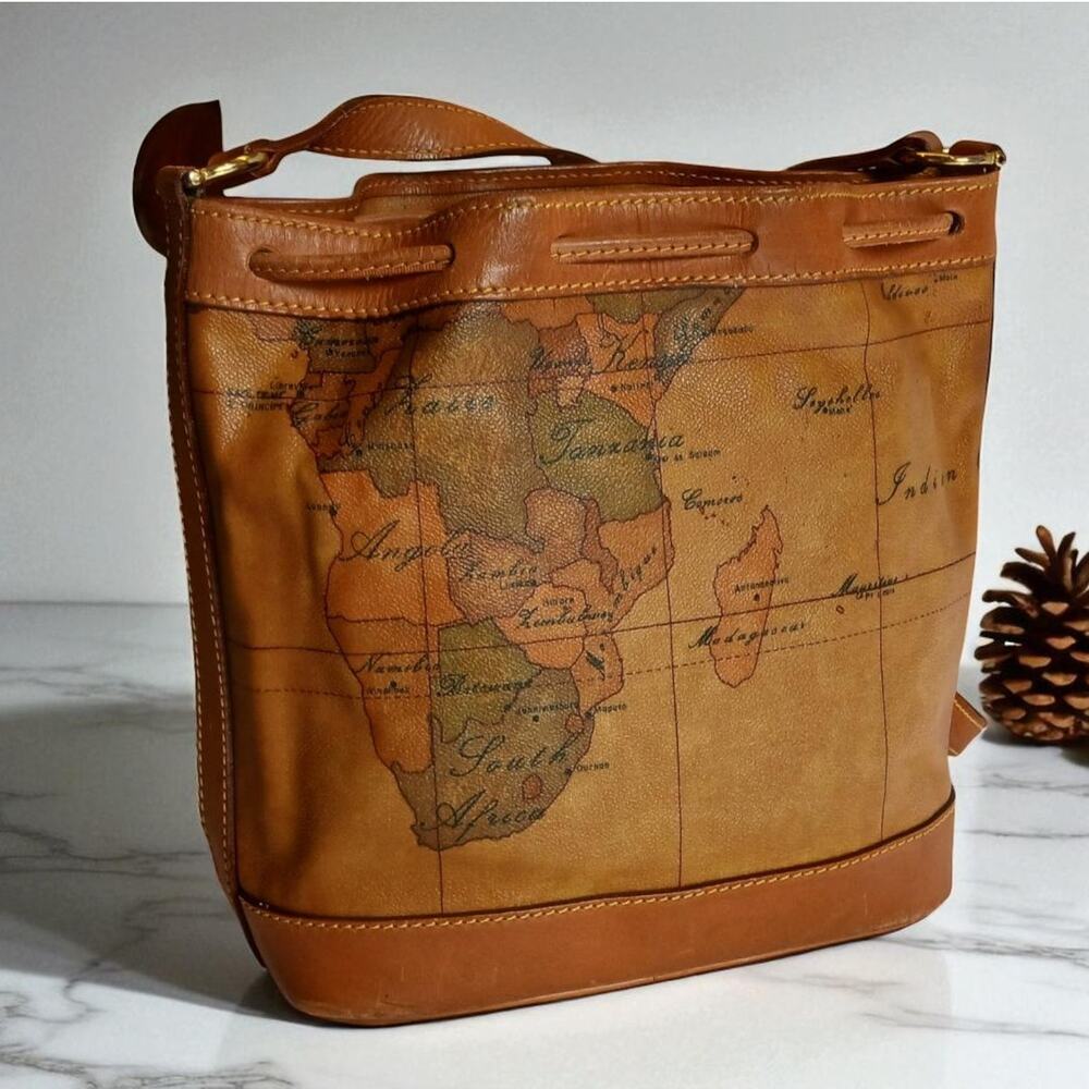 Authentic Alviero Martini Classe World Map Bucket Bag - Picture 2 of 16